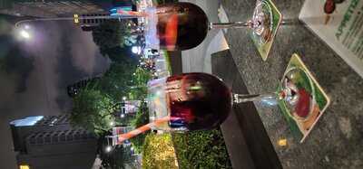 Cafe Iguana (orchard Rendezvous Hotel)