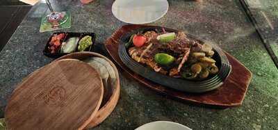 Cafe Iguana (orchard Rendezvous Hotel)