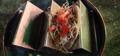 Cafe Iguana (orchard Rendezvous Hotel)