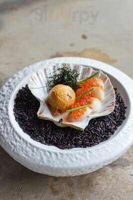 Iko Restaurant & Bar