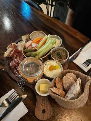 Loulou - French Cuisine & Wine Bar