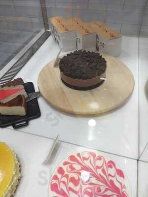 Cat & The Fiddle (vivocity)