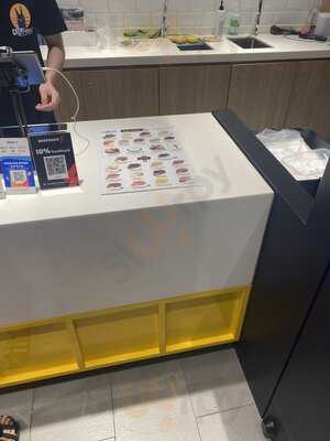 Cat & The Fiddle (vivocity)