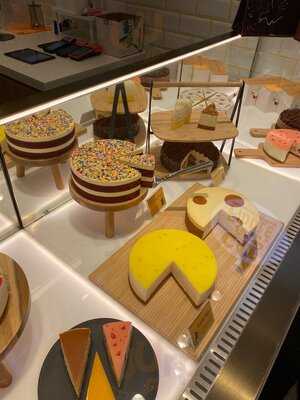 Cat & The Fiddle (the Centrepoint)