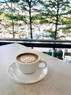 Parallel Kitchen & Bar