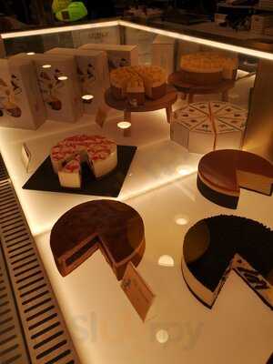 Cat & The Fiddle (raffles Xchange)