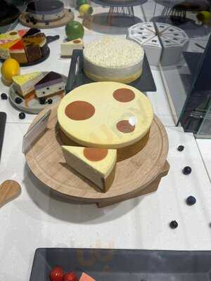 Cat & The Fiddle (junction 8)