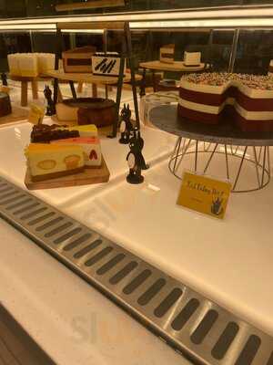 Cat & The Fiddle (city Square Mall)