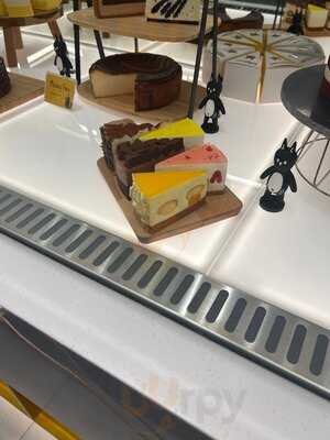 Cat & The Fiddle (city Square Mall)