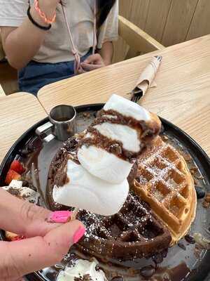 Madlygood - The Clementi Mall