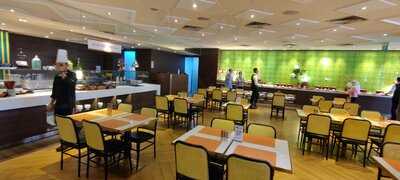 Nyonyas & Gentlemen Restaurant