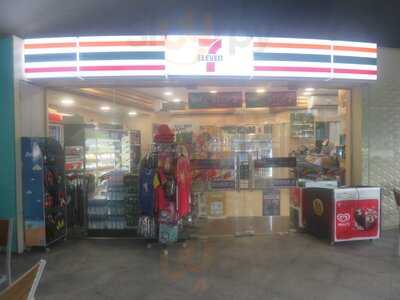 7-eleven Singapore