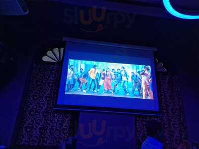 Mr Uncle & Aunty Bistro