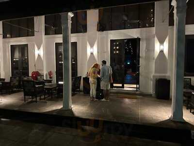 Burnt Ends Bar And Grill