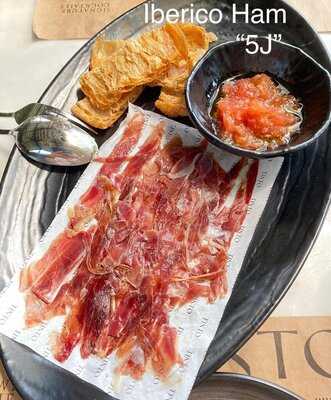 Tinto Spanish Restaurant Sg