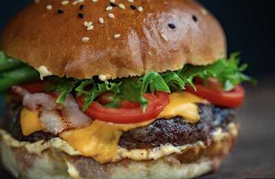 Louie's Bifanas - Lavender