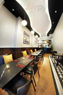 Oud Restaurant Singapore