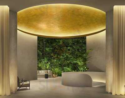 Lobby Bar At The Singapore Edition