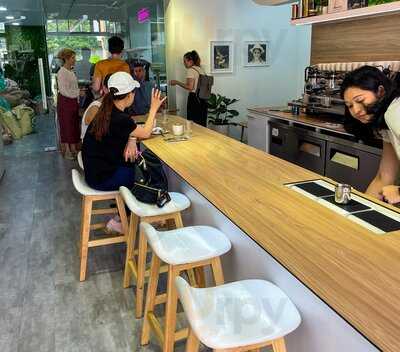 He Community Coffee - Roastery