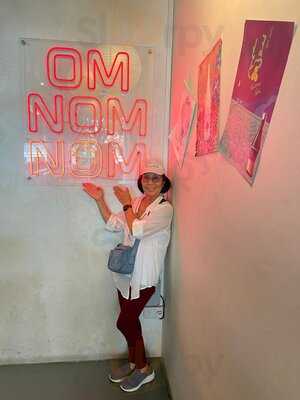 Omu Nomu Craft Sake & Raw Bar