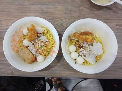 Big Fat Fish Ball Meat Noodles