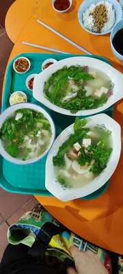 Yi Jia Teochew Fish Porridge Fish Soup 一家潮州魚粥.魚湯
