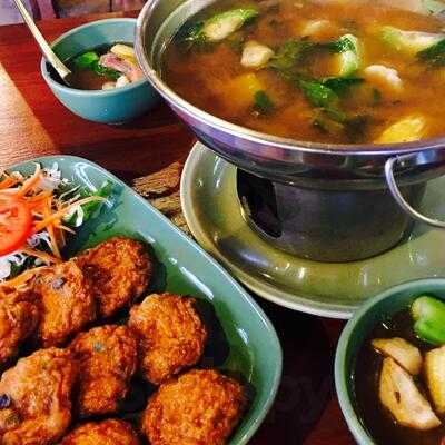 ร้านอาหาร นิรมิต (ขนมนิรมิต)