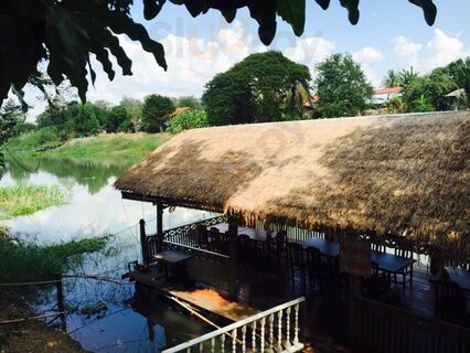 ร้านอาหาร นิรมิต (ขนมนิรมิต)
