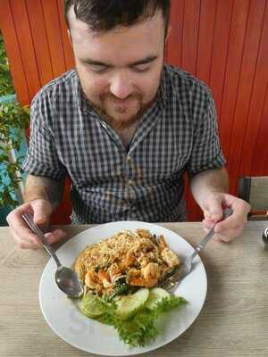 ขนมจีนน้ำยาปู ยำขนมจีนแซ่บเวอร์