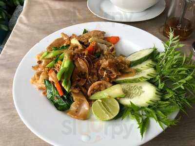 ขนมจีนน้ำยาปู ยำขนมจีนแซ่บเวอร์