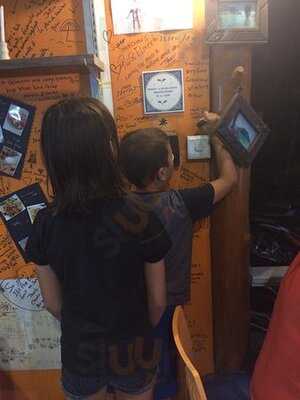 ร้านอาหารขวัญข้าวและครัวกลางซอย