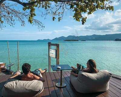 เดอะเจอร์นีย์ บาร์แอนด์เรสเตอรอง