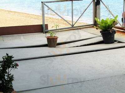 เซนซี่บาร์ บีชบาร์ & เรสเตอรองท์