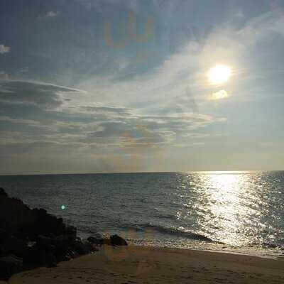 ซันบีช เรสเทอรอง แอนด์ บาร์