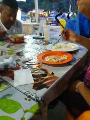 Ddee Restaurant & Bar