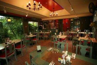 เดอะ คอร์นเนอร์ เรสเตอรองท์