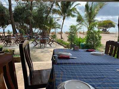 โทนี่ ซีฟู้ด เรสเตอรองท์