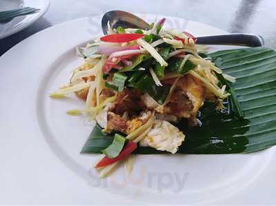 ร้านอาหารกะชังปลาเกาะกลางซีฟู๊ด