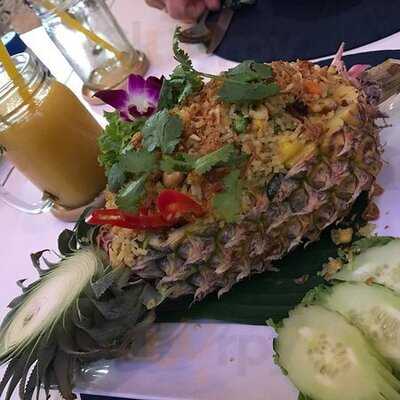 แองคอร่า บลู บิสโทร แอนด์ บาร์