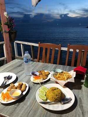 ร้านอาหารร่มไทรบ้านนาคาเล