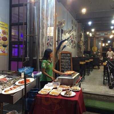 44 ศูนย์อาหารครัวไทย