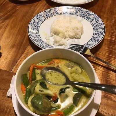 44 ศูนย์อาหารครัวไทย