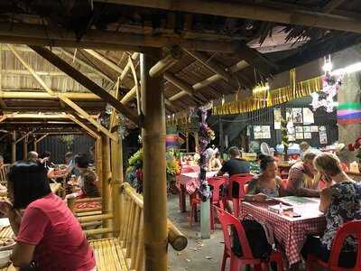 ร้านอาหารต้มแซบหาดสุรินทร์