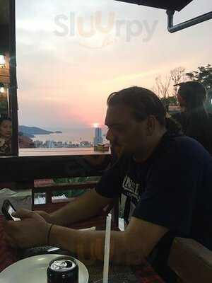 เนินตอง ซีฟู้ด