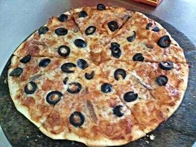 กรีน โฮมเมด พิซซ่า