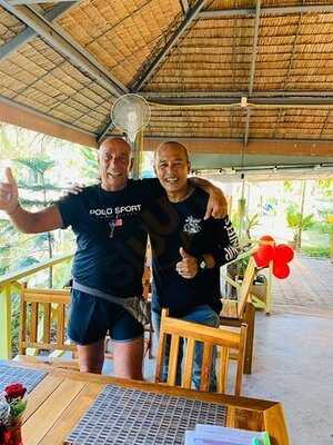 ไม้ขาว ซีฟู๊ด โลคอล เรสเตอรองท์