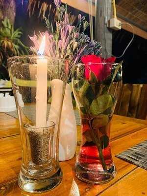 ไม้ขาว ซีฟู๊ด โลคอล เรสเตอรองท์