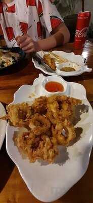 ดีน แอนด์ มัมส์ เรสเทอรองท์