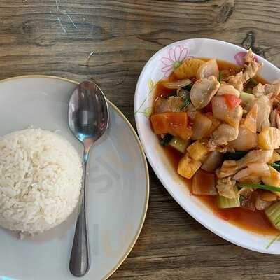 ดีน แอนด์ มัมส์ เรสเทอรองท์