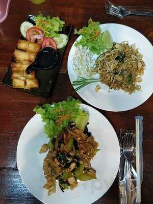 บ้านลานนาไทยคูซีน